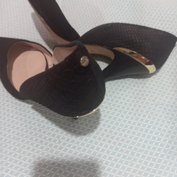 Mimco black suede and faux snakeskin heels. Gold accents. - Picture 4 of 5